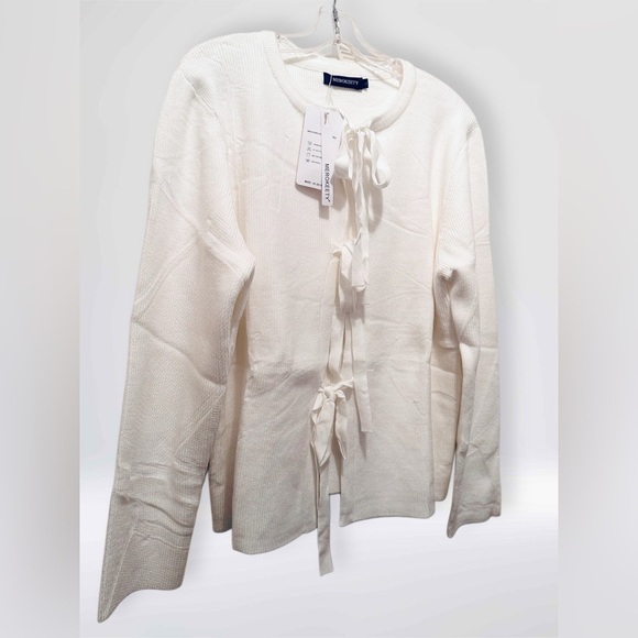 NWT Women’s Textured Knit Crew Neck Long Sleeved Sweater White Size L - Picture 2 of 7